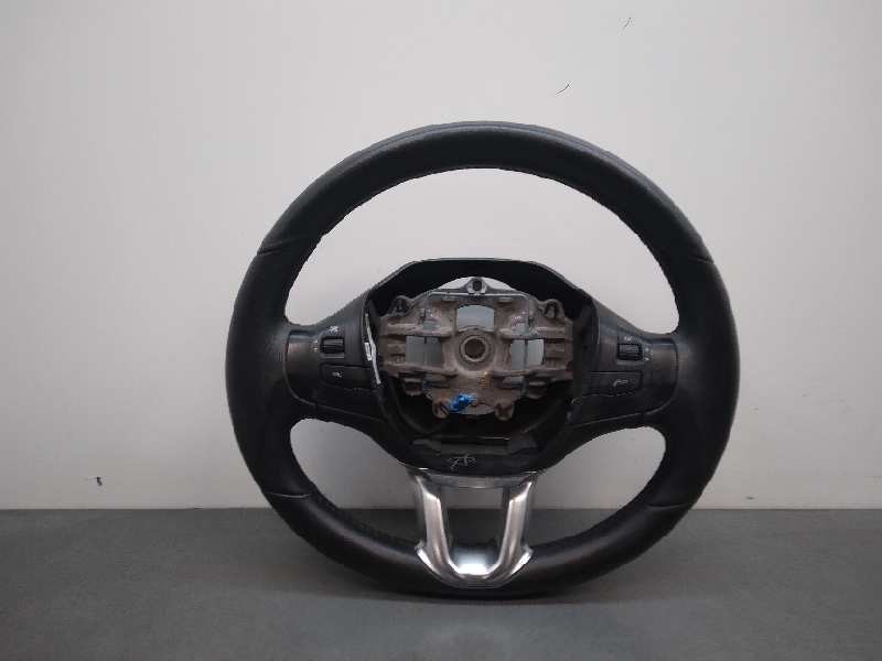 Recambio de volante para peugeot 208 referencia OEM IAM 6191372 BUEN ESTADO 