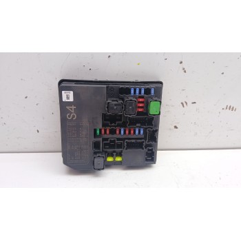 Recambio de caja reles / fusibles para nissan juke (f15) 1.6 referencia OEM IAM 24381C9900 284b71tt2d 