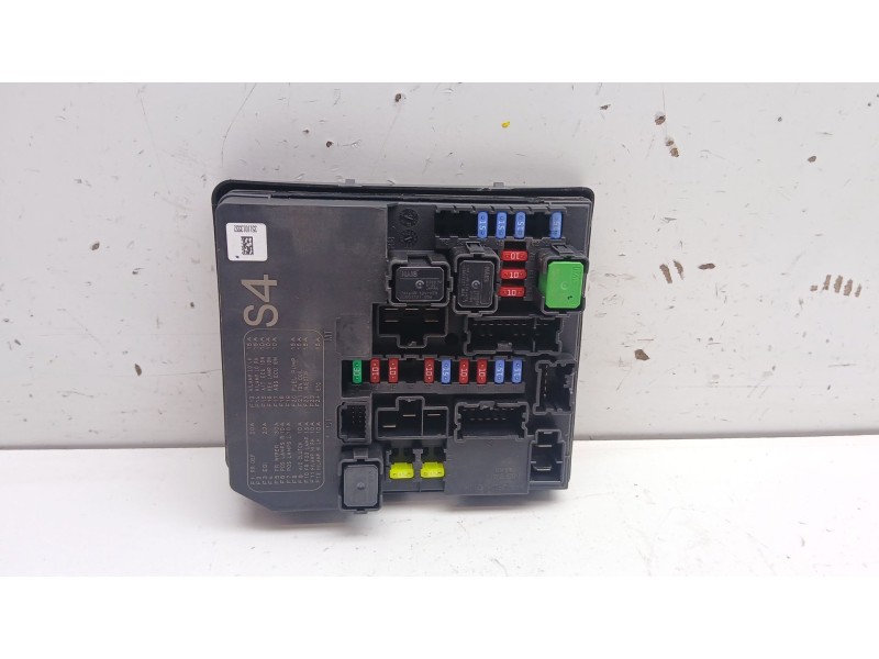 Recambio de caja reles / fusibles para nissan juke (f15) 1.6 referencia OEM IAM 24381C9900 284b71tt2d 