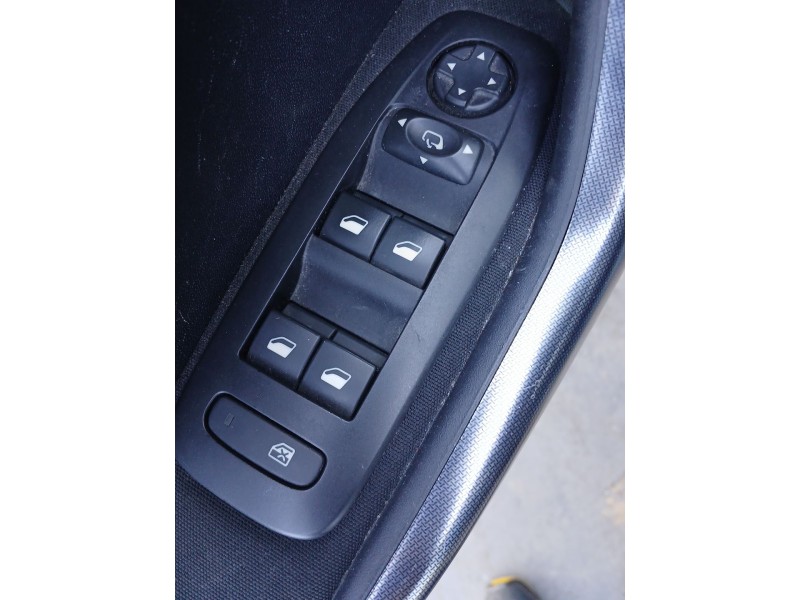 Recambio de mando elevalunas delantero izquierdo para peugeot 2008 i (cu_) 1.6 bluehdi 120 referencia OEM IAM   