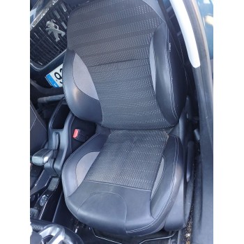 ASIENTO DELANTERO IZQUIERDO 