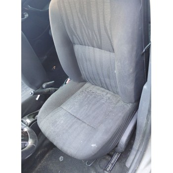 ASIENTO DELANTERO IZQUIERDO 