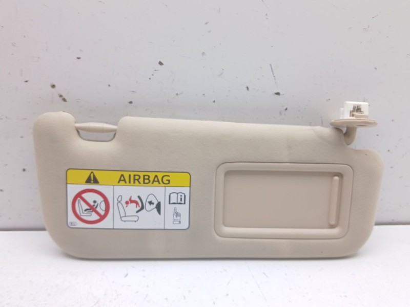 Recambio de parasol derecho para lexus is 300h referencia OEM IAM 7431053640B0  