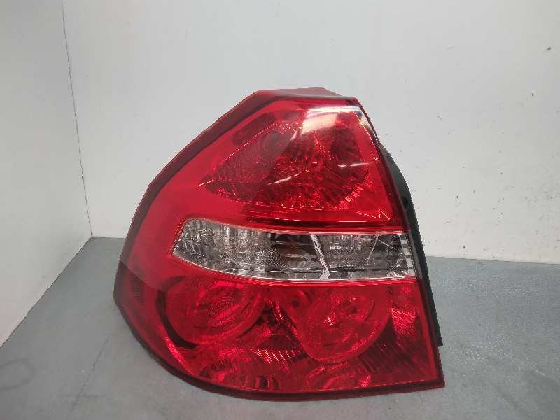 Recambio de piloto trasero izquierdo para chevrolet aveo / kalos sedán (t250, t255) 1.4 referencia OEM IAM  GOLPEADO 