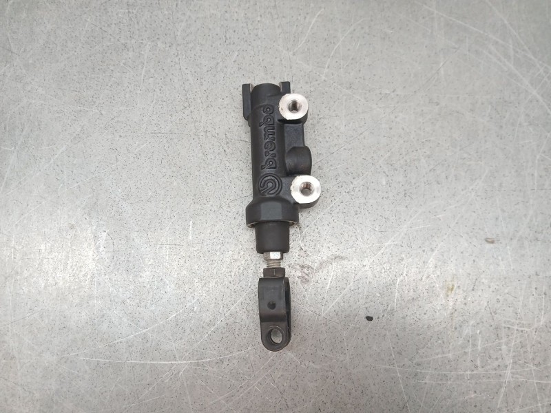 Recambio de bomba freno para yamaha r7 referencia OEM IAM 56P2583V00  