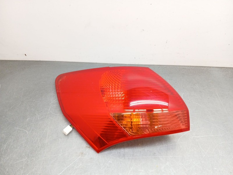 Recambio de piloto trasero izquierdo para kia venga (yn) 1.6 crdi 128 referencia OEM IAM 924011P000  
