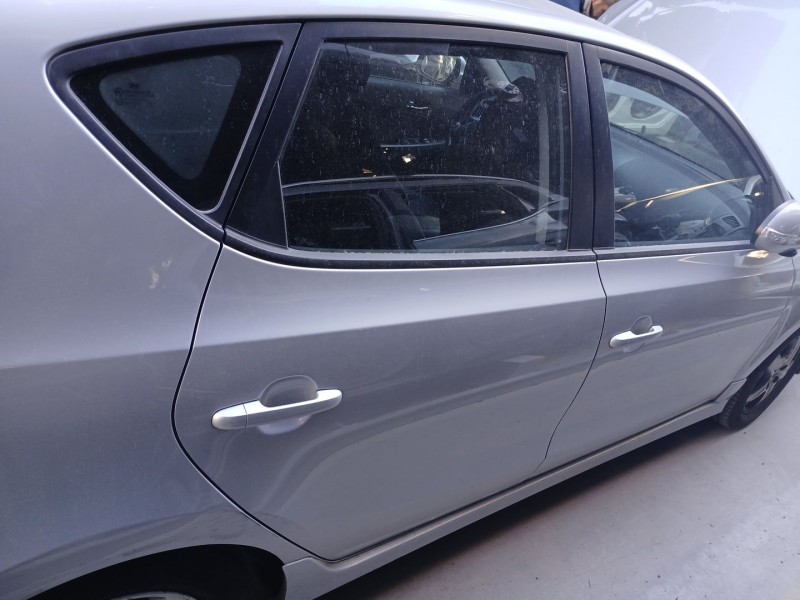 Recambio de puerta trasera derecha para hyundai i30 (fd) 1.4 referencia OEM IAM 770042R010  