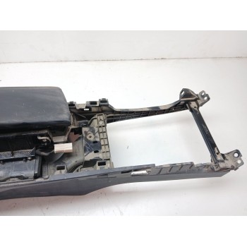 Recambio de apoyabrazos central para lexus is 300h referencia OEM IAM 5881053300 5881253010 