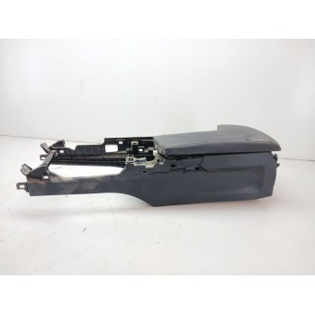 Recambio de apoyabrazos central para lexus is 300h referencia OEM IAM 5881053300 5881253010 