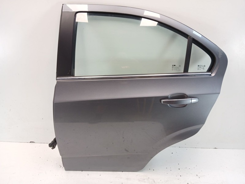 Recambio de puerta trasera izquierda para chevrolet aveo sedán (t300) 1.3 d referencia OEM IAM   