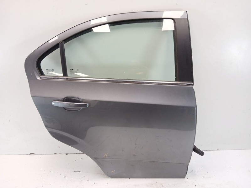 Recambio de puerta trasera derecha para chevrolet aveo sedán (t300) 1.3 d referencia OEM IAM   