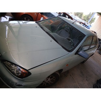nissan primera hatchback (p11) del año 2001