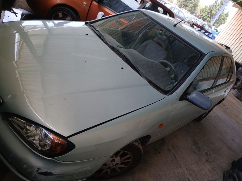 nissan primera hatchback (p11) del año 2001