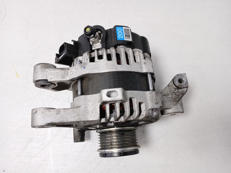 Recambio de alternador para kia ceed gt line referencia OEM IAM 373002u200  150a 6 canales
