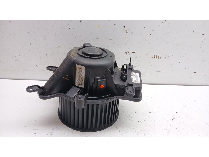 Recambio de motor calefaccion para peugeot 3008 van (mr_, mc_, mj_) puretech 130 (mrhnyh) referencia OEM IAM 647998 p7708005 