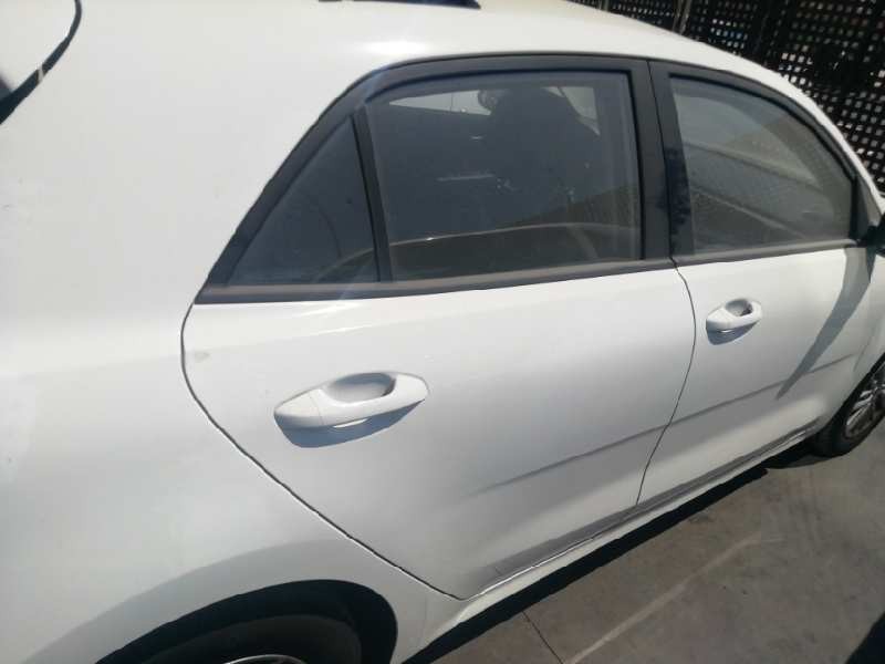 Recambio de puerta trasera derecha para kia rio 1.0 t-gdi hybrid referencia OEM IAM 77004H8000  