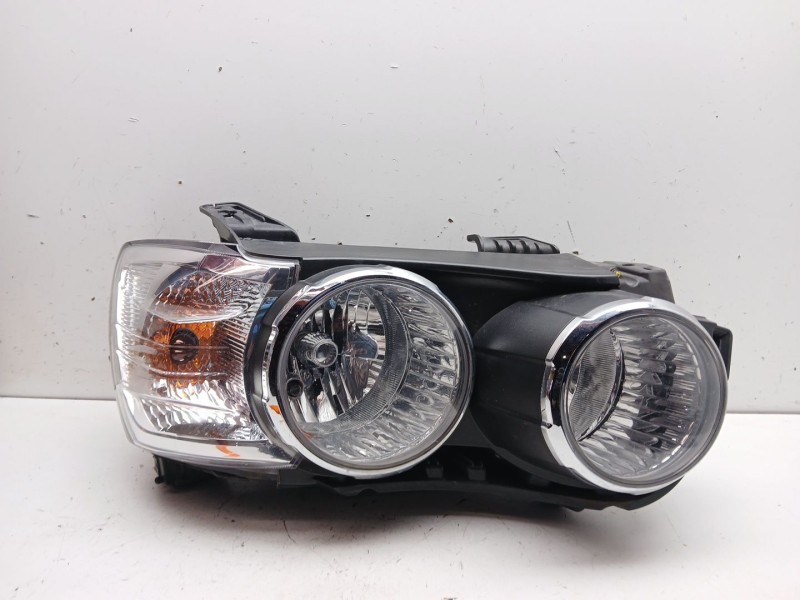 Recambio de faro derecho para chevrolet aveo sedán (t300) 1.3 d referencia OEM IAM 96831092  