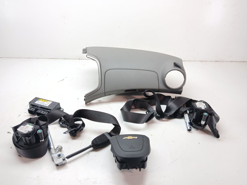 Recambio de kit airbag para chevrolet aveo sedán (t300) 1.3 d referencia OEM IAM 621965300A. 42756500 13588100