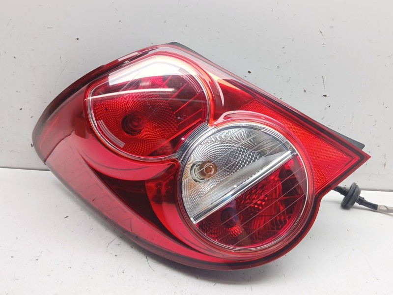 Recambio de piloto trasero izquierdo para chevrolet aveo sedán (t300) 1.3 d referencia OEM IAM 96830975  