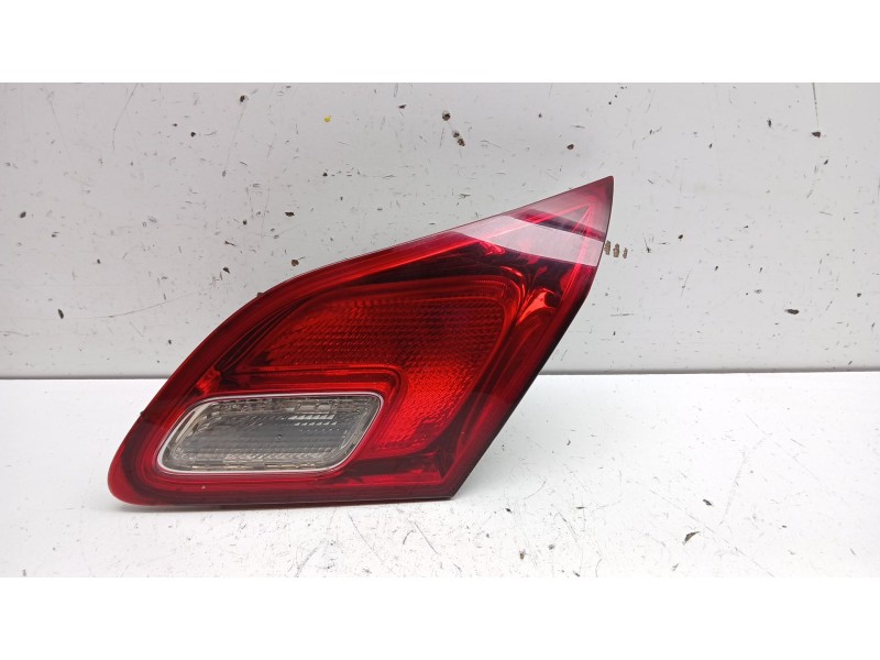 Recambio de piloto trasero derecho interior para opel astra j (p10) 1.6 cdti (68) referencia OEM IAM 13306456  