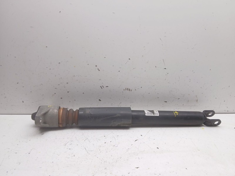 Recambio de amortiguador trasero izquierdo para kia cee´d drive referencia OEM IAM 55311axxxe  