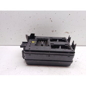 Recambio de caja reles / fusibles para chevrolet aveo sedán (t300) 1.3 d referencia OEM IAM 95092980  