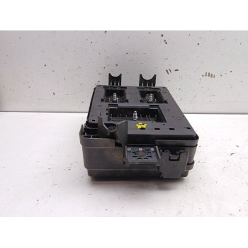 Recambio de caja reles / fusibles para chevrolet aveo sedán (t300) 1.3 d referencia OEM IAM 95092980  
