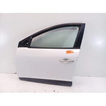 PUERTA DELANTERA IZQUIERDA 801016886R 