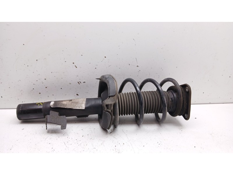 Recambio de amortiguador delantero derecho para volvo v40 hatchback (525) d2 referencia OEM IAM p31387748  