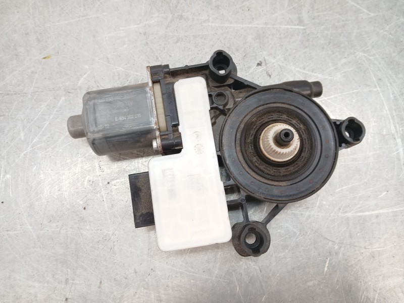 Recambio de motor elevalunas trasero derecho para seat leon st (5f8) fr referencia OEM IAM E850202032  