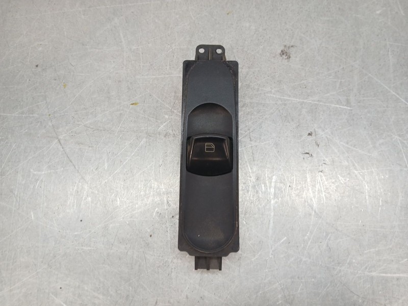 Recambio de mando elevalunas delantero derecho para mercedes-benz vito (w638) caja cerrada referencia OEM IAM A6395451413  