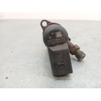 Recambio de inyector para ford focus c-max (dm2) 2.0 tdci referencia OEM IAM 96571144580  