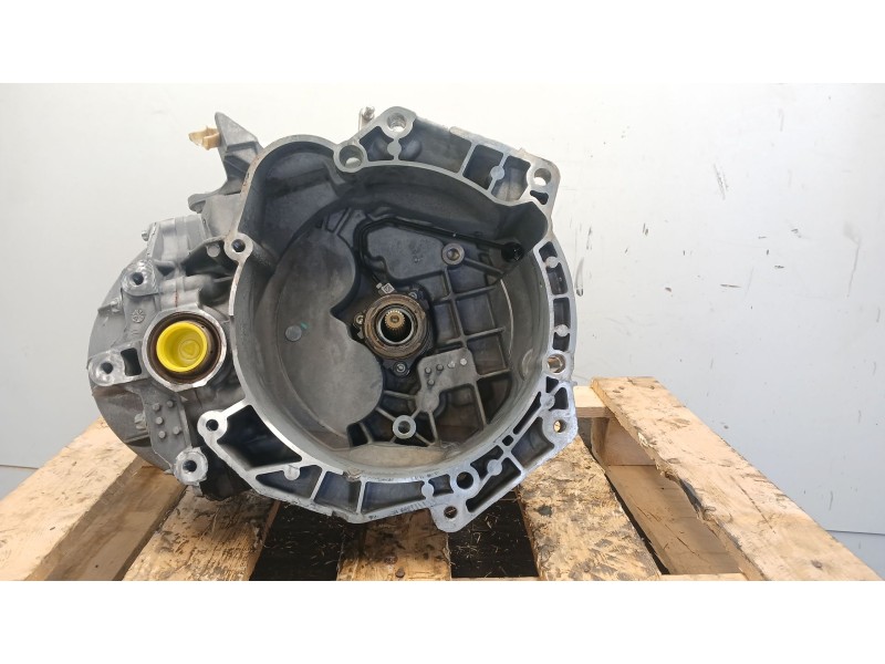 Recambio de caja cambios para chevrolet aveo sedán (t300) 1.3 d referencia OEM IAM 55584377  