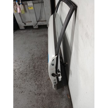 Recambio de puerta trasera derecha para kia rio 1.0 t-gdi hybrid referencia OEM IAM 77004H8000  