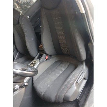 ASIENTO DELANTERO IZQUIERDO 