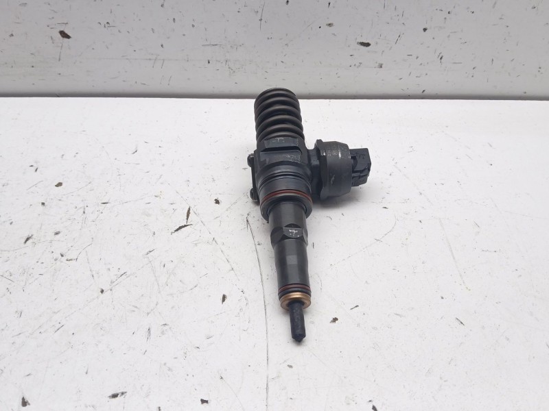 Recambio de inyector para audi a3 (8l) 1.9 tdi ambiente referencia OEM IAM 038130073a 0414720215 