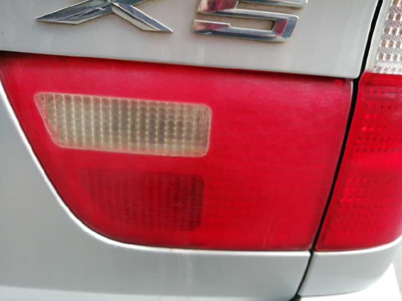 Recambio de piloto trasero derecho interior para bmw x5 (e53) 3.0i referencia OEM IAM 84090207 251612 TULIPA RAYADA