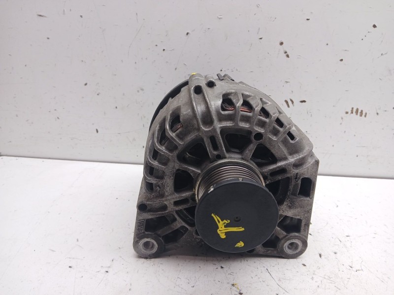 Recambio de alternador para renault scénic iv (j9_) 1.2 tce 130 referencia OEM IAM 231006677R / 231000643R tg12c164 