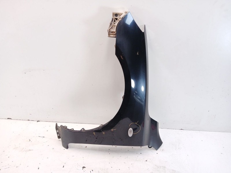 Recambio de aleta delantera izquierda para mazda 3 sedán (bk) 1.6 di turbo (bk12y) referencia OEM IAM BP4K52211D  