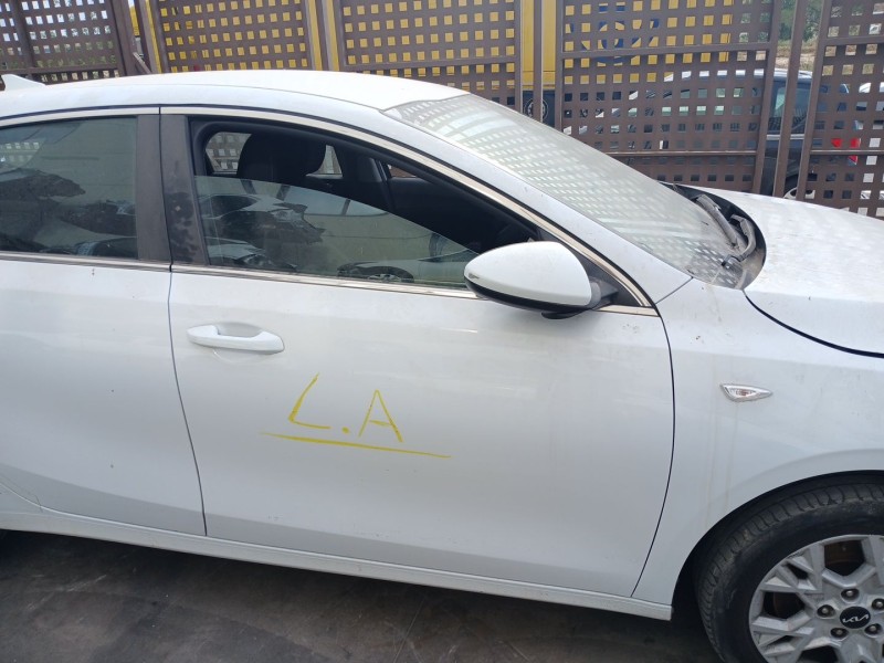 Recambio de puerta delantera derecha para kia ceed (cd) 1.6 crdi 136 referencia OEM IAM   