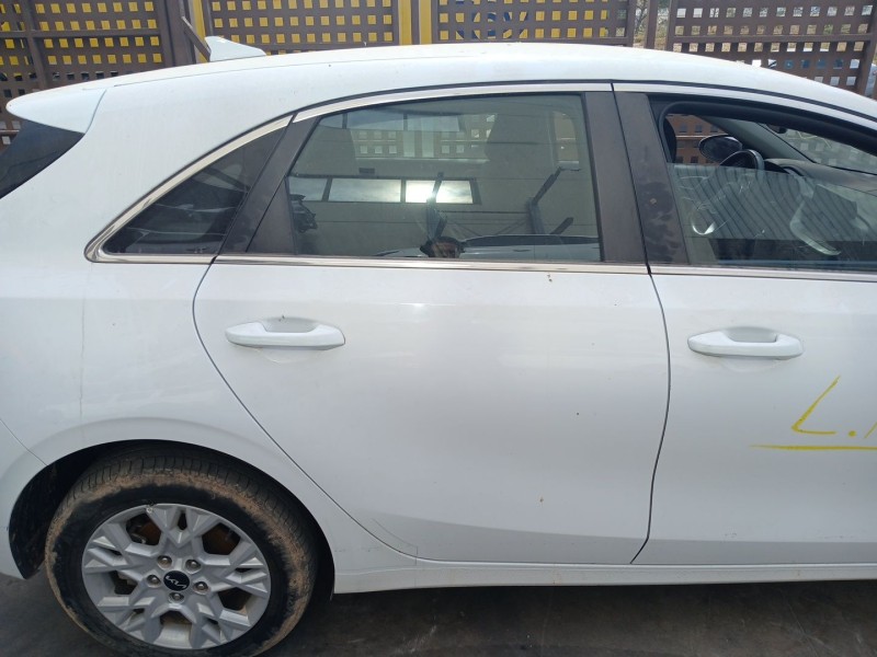 Recambio de puerta trasera derecha para kia ceed (cd) 1.6 crdi 136 referencia OEM IAM   