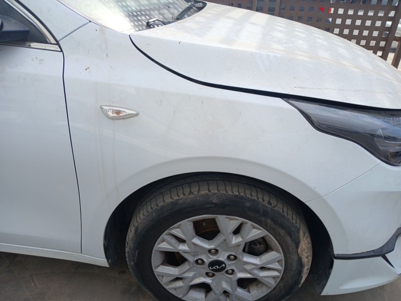 Recambio de aleta delantera derecha para kia ceed (cd) 1.6 crdi 136 referencia OEM IAM   