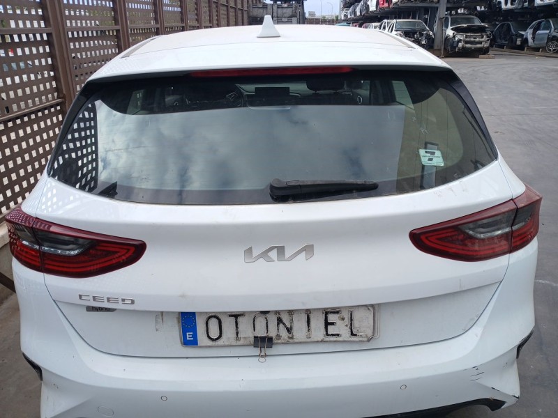 Recambio de porton trasero para kia ceed (cd) 1.6 crdi 136 referencia OEM IAM   