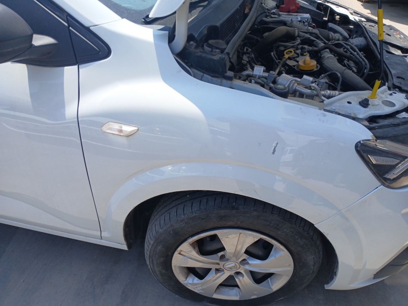 Recambio de aleta delantera derecha para dacia sandero iii 1.0 tce 100 referencia OEM IAM 631009535R  