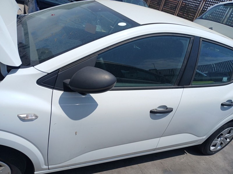 Recambio de puerta delantera izquierda para dacia sandero iii 1.0 tce 100 referencia OEM IAM 801018891R  