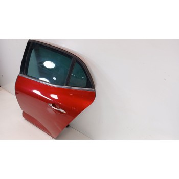 Recambio de puerta trasera izquierda para renault megane iv berlina 5p intens referencia OEM IAM 821015121R  821015121R