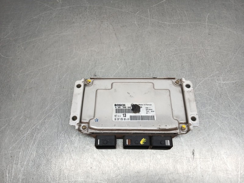 Recambio de centralita motor uce para citroën xsara (n1) 1.6 16v referencia OEM IAM 9638765980  