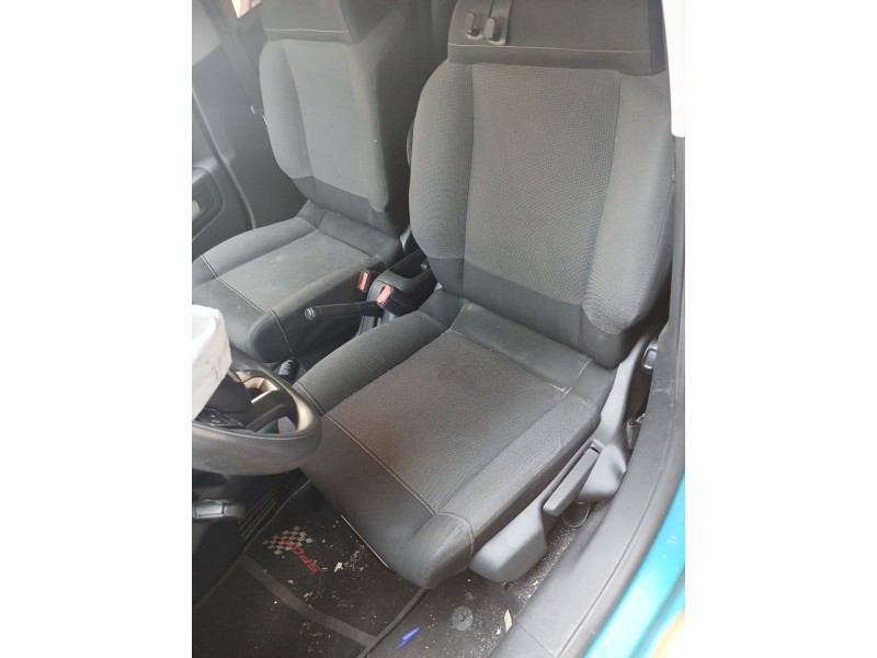 Recambio de asiento delantero izquierdo para citroën c3 iii (sx) 1.2 puretech 82 referencia OEM IAM   