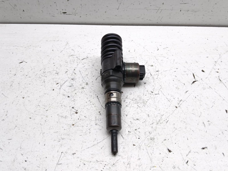 Recambio de inyector para audi a6 berlina (4f2) 2.0 tdi referencia OEM IAM   