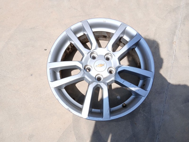 Recambio de llanta para chevrolet aveo sedán (t300) 1.3 d referencia OEM IAM 95040752 X1 16 PULGADAS